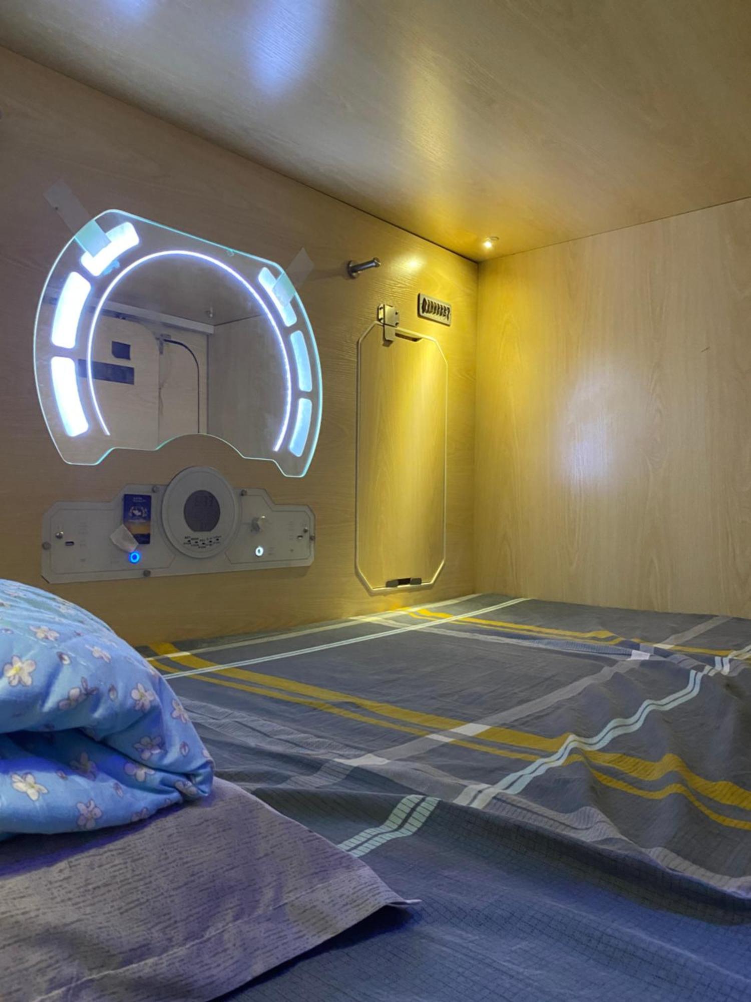 Sleep Cubee Hostel Гонконг Экстерьер фото